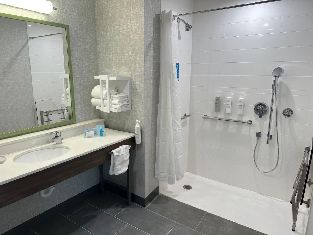 Hampton Inn & Suites Ruskin I-75, Fl Room photo