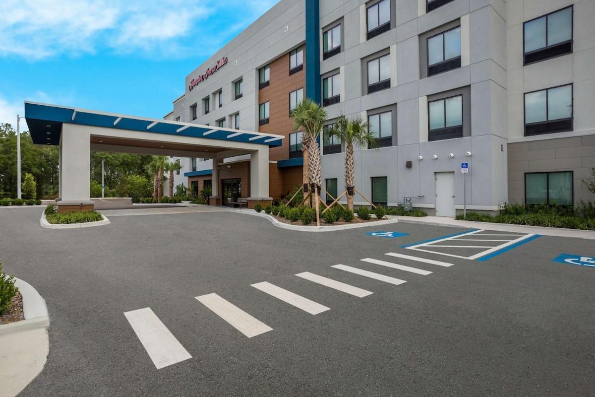 Hampton Inn & Suites Ruskin I-75, Fl Exterior photo