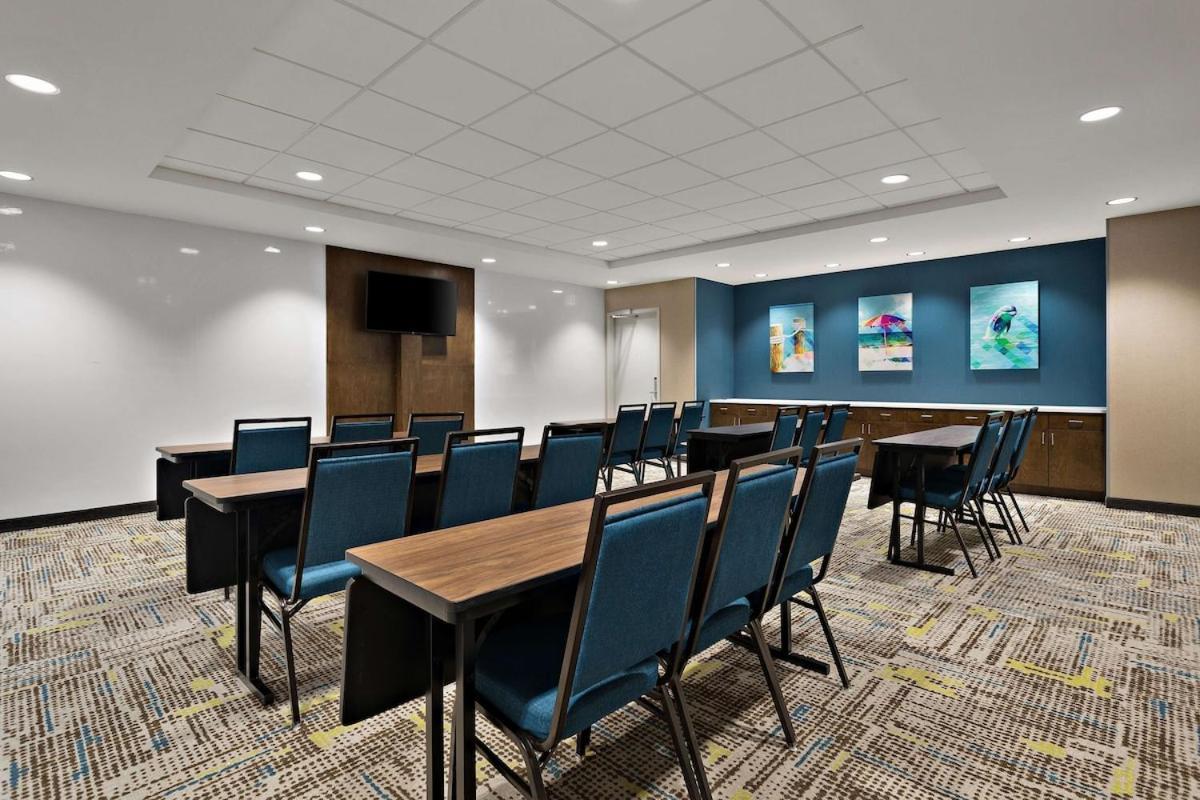 Hampton Inn & Suites Ruskin I-75, Fl Exterior photo